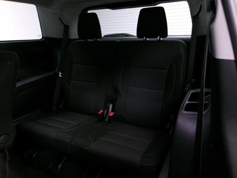 Certified 2022 GMC Acadia SLE w/ Driver Convenience Package image 10