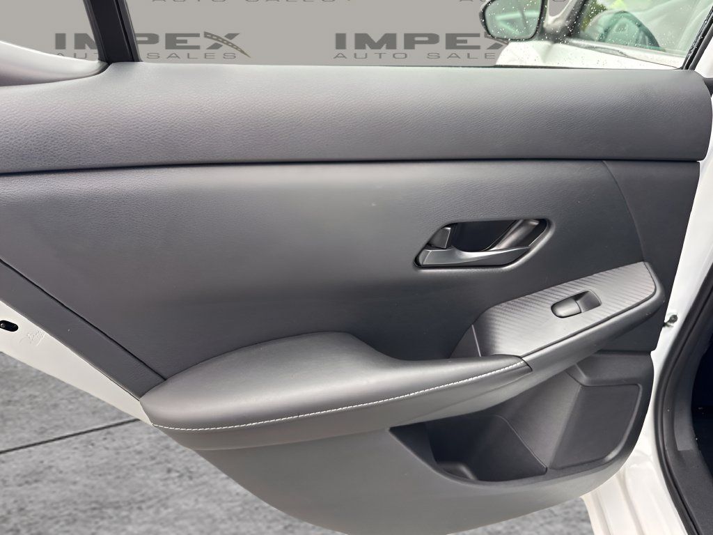 Used 2025 Nissan Sentra SV FWD image 24
