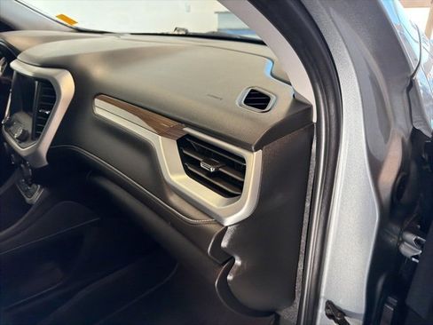 Used 2023 GMC Acadia SLE w/ Driver Convenience Package image 35