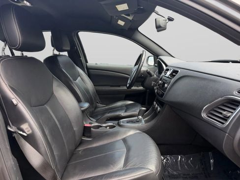 Used 2013 Chrysler 200 Limited FWD image 35