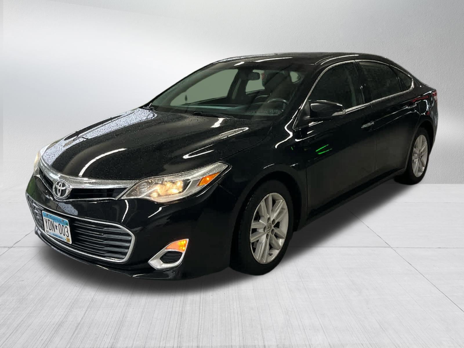 Used 2013 Toyota Avalon XLE Premium FWD image 2