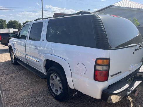 Used 2005 GMC Yukon XL SLT w/ SLT Preferred Equipment Group AWD/4WD image 5