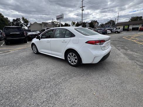 Used 2024 Toyota Corolla LE image 19