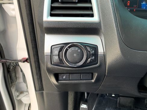 Used 2015 Ford Explorer XLT w/ Equipment Group 202B AWD/4WD image 15
