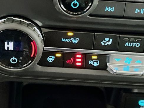 New 2025 Ford Bronco Badlands image 23