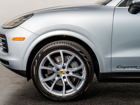 Used 2022 Porsche Cayenne S image 18