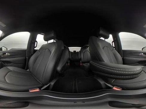 New 2025 Chrysler Voyager LX image 45