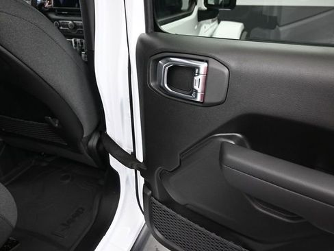 New 2026 Jeep Wrangler Unlimited Rubicon w/ Xtreme 35 Tire Package AWD/4WD image 20