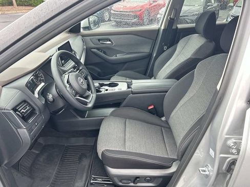 Used 2023 Nissan Rogue SV FWD image 21