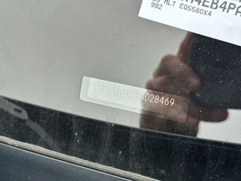 Used 2023 Mercedes-Benz EQS 580 4MATIC SUV image 4