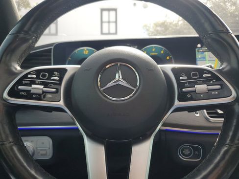 Used 2021 Mercedes-Benz GLS 450 4MATIC image 25