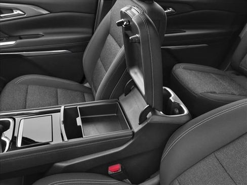 Used 2026 Chevrolet Traverse LT w/ Midnight/Sport Edition image 10