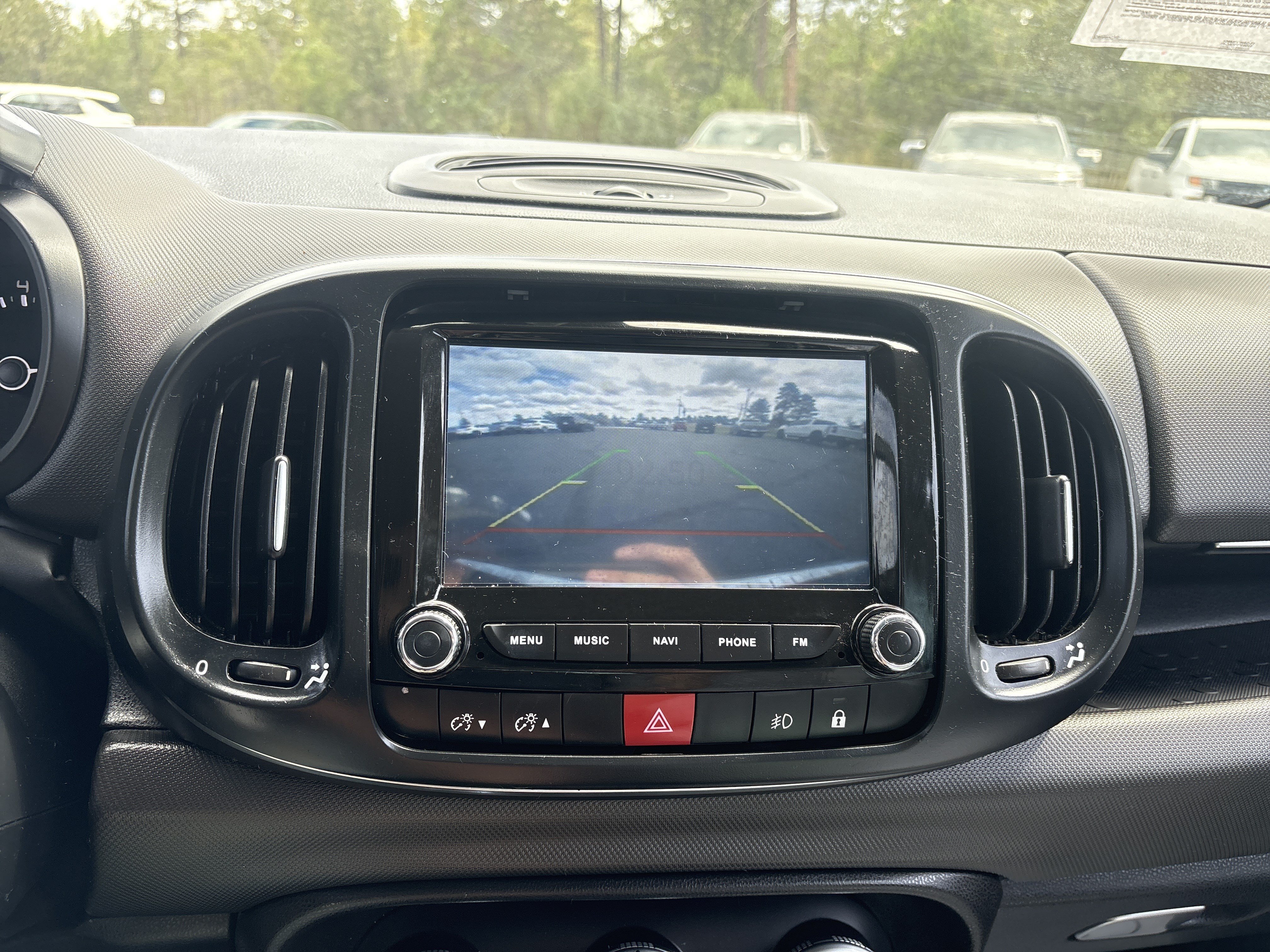 Used 2018 FIAT 500L Trekking w/ Urbana Appearance Package FWD image 21