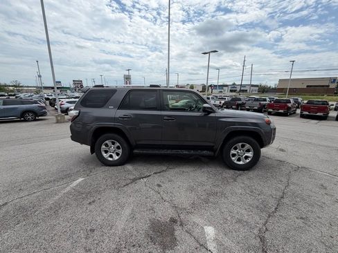 Used 2020 Toyota 4Runner SR5 image 7