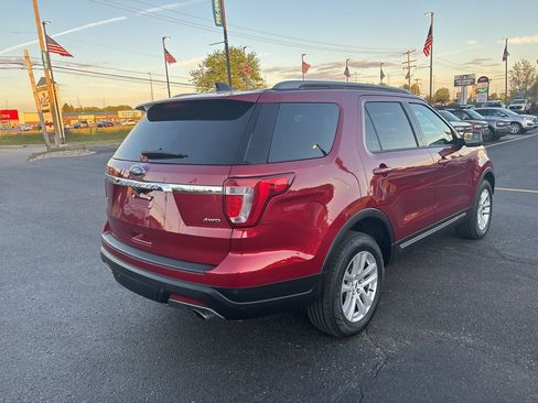 Used 2018 Ford Explorer XLT AWD/4WD image 5