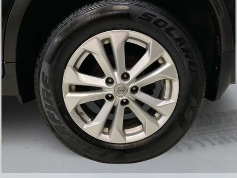 Used 2015 Nissan Rogue SV image 16