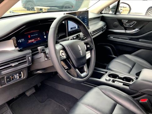 Used 2024 Lincoln Corsair Premiere image 16