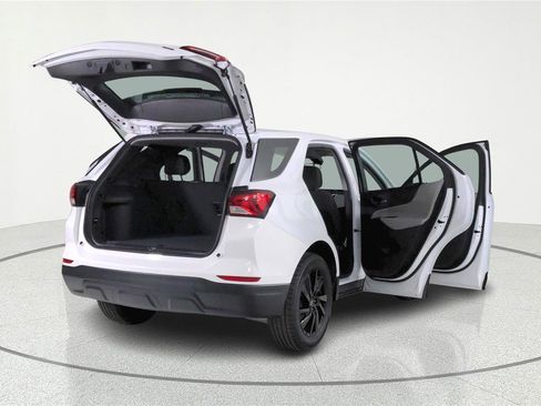 Used 2023 Chevrolet Equinox LS w/ Sport Edition image 6