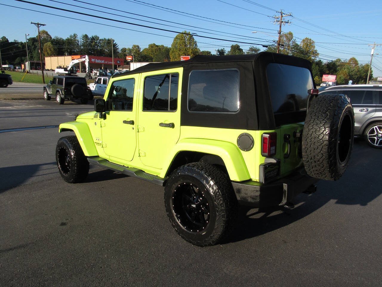 Used 2016 Jeep Wrangler Unlimited Sahara w/ Max Tow Package AWD/4WD image 6