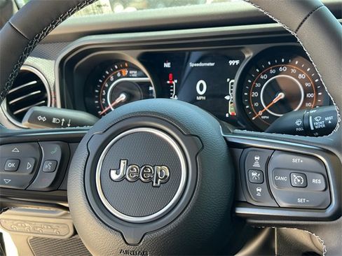 New 2025 Jeep Gladiator Rubicon w/ Convenience Group image 23