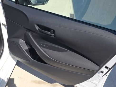 Used 2025 Toyota Corolla LE FWD image 28