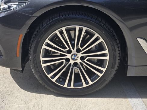 Used 2020 BMW 530i w/ Convenience Package RWD image 12