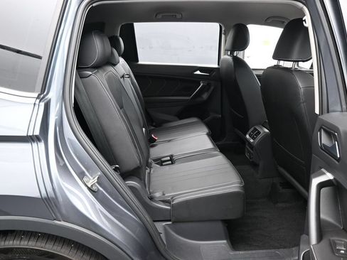 Used 2023 Volkswagen Tiguan SE FWD image 36