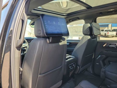 New 2026 Chevrolet Suburban High Country AWD/4WD image 16