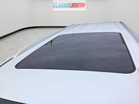 Used 2021 GMC Yukon XL Denali w/ Denali Premium Package image 2