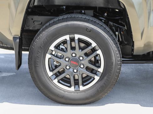 Used 2025 Toyota Tacoma TRD Sport AWD/4WD image 11
