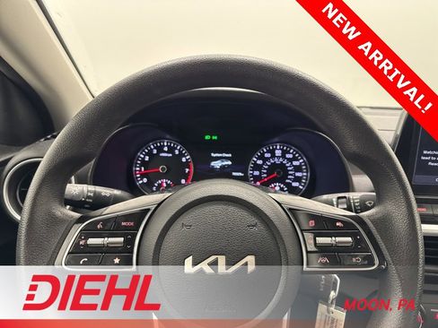 Used 2022 Kia Forte LXS image 20