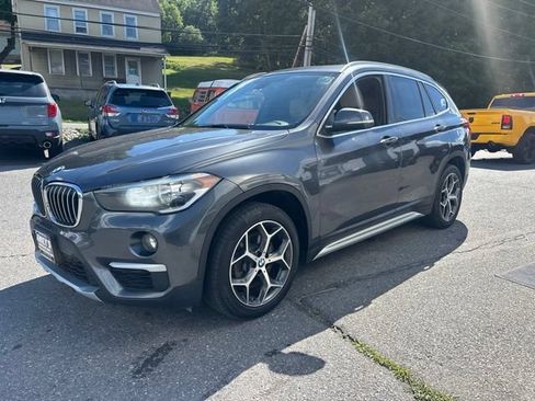 Used 2018 BMW X1 xDrive28i w/ Convenience Package AWD/4WD image 3