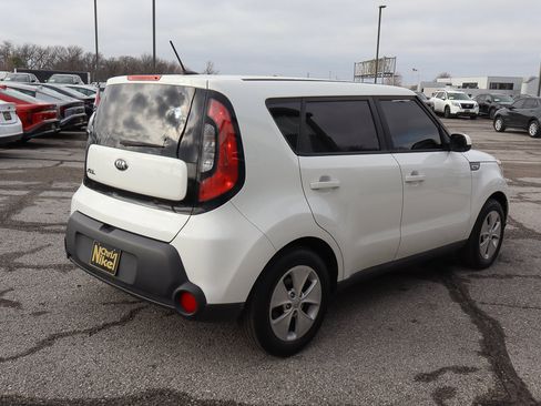 Used 2016 Kia Soul image 4