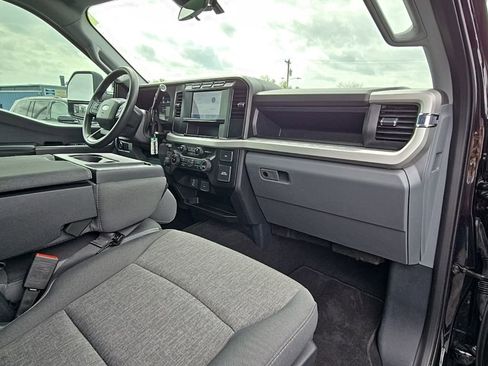 Used 2024 Ford F250 4x4 Crew Cab Super Duty image 47