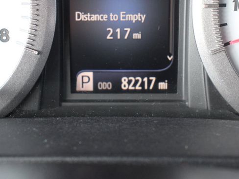 Used 2017 Toyota Sienna SE Premium image 32