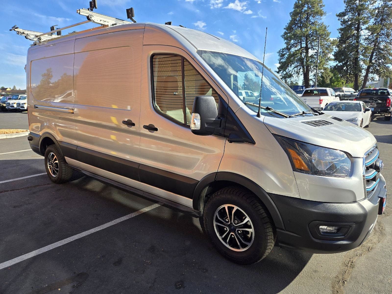 Used 2022 Ford E-Transit Medium Roof w/ Parcel Delivery Package RWD image 7