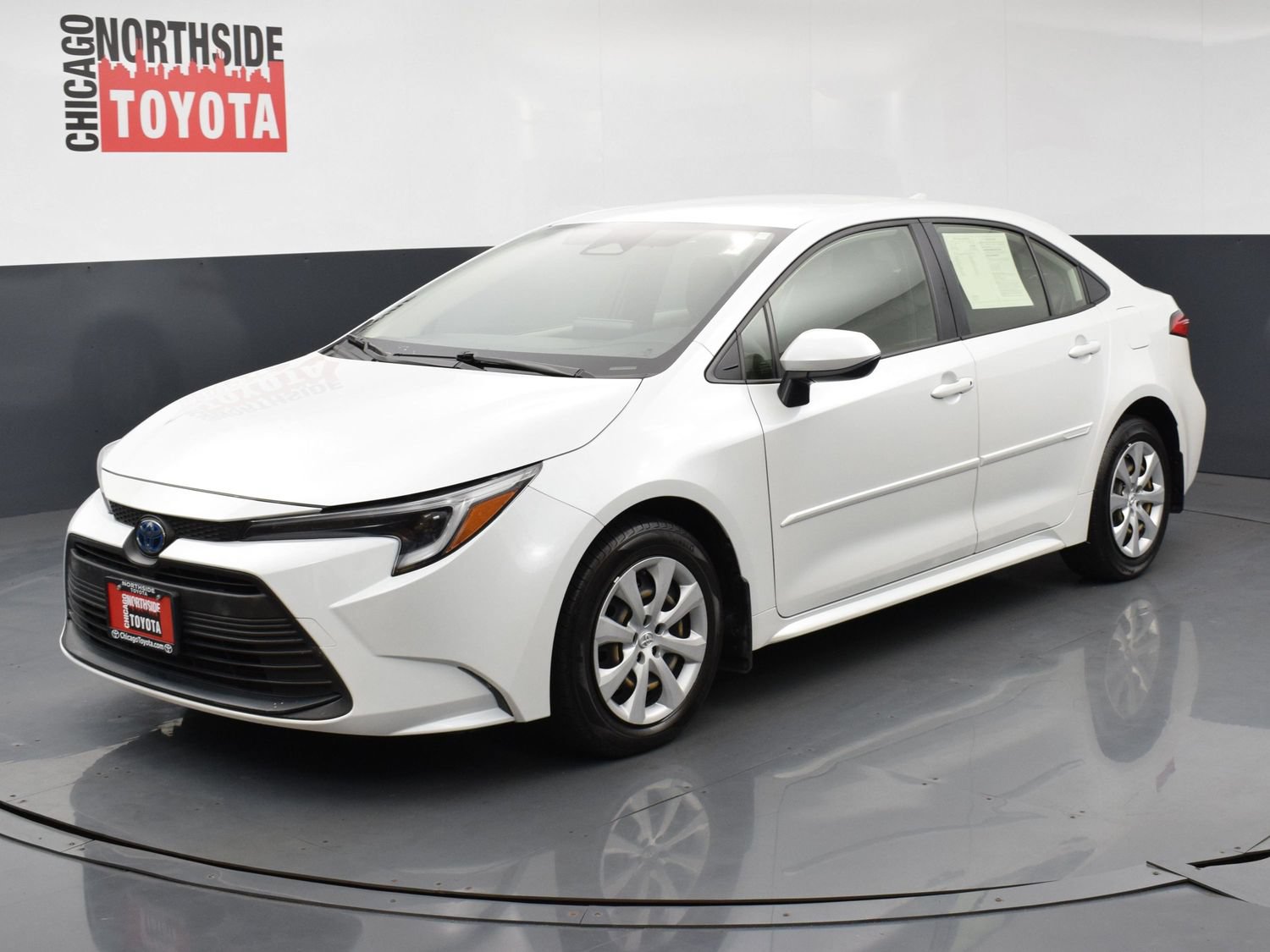 Used 2025 Toyota Corolla LE FWD image 8