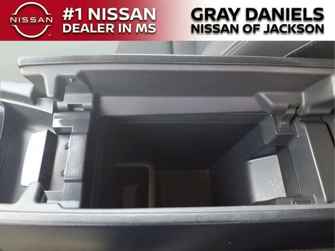 Used 2023 Nissan Rogue S AWD/4WD image 20
