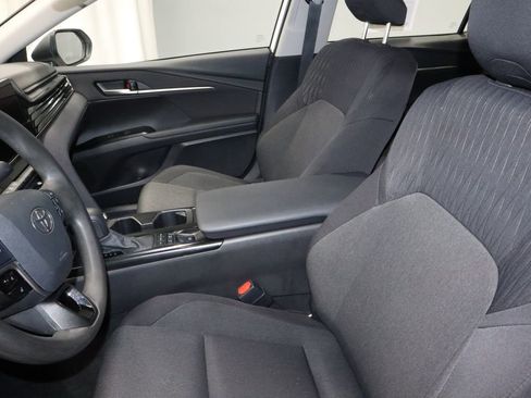 Used 2025 Toyota Camry LE image 19