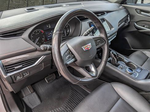 Certified 2021 Cadillac XT4 Sport w/ Cold Weather Package image 10