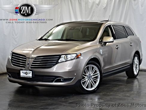 Used 2019 Lincoln MKT AWD image 1