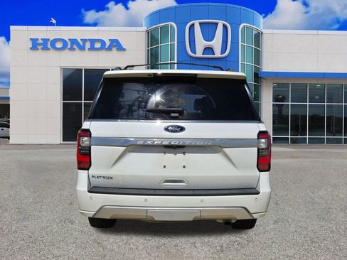 Used 2021 Ford Expedition Platinum RWD image 3