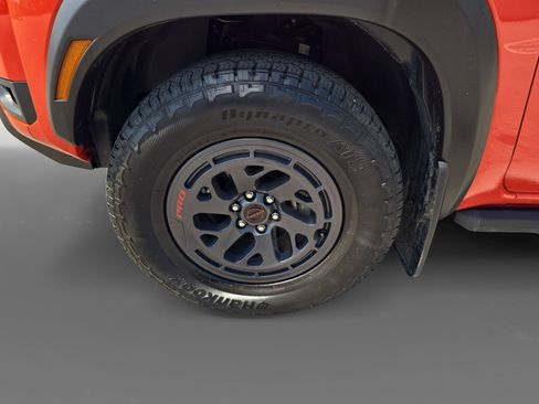 Used 2025 Nissan Frontier PRO-4X AWD/4WD image 10