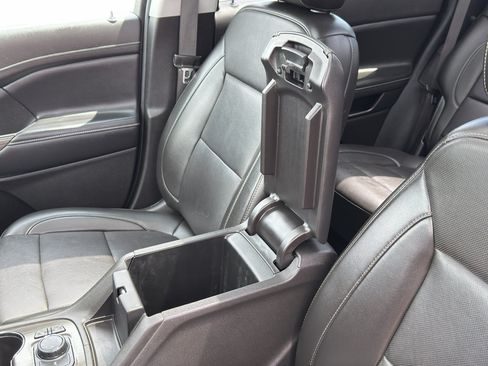 Used 2021 GMC Acadia SLT w/ Premium Package AWD/4WD image 19