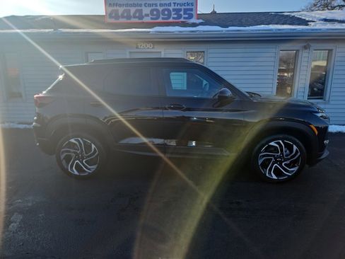 Used 2025 Chevrolet TrailBlazer RS w/ Convenience Package image 2