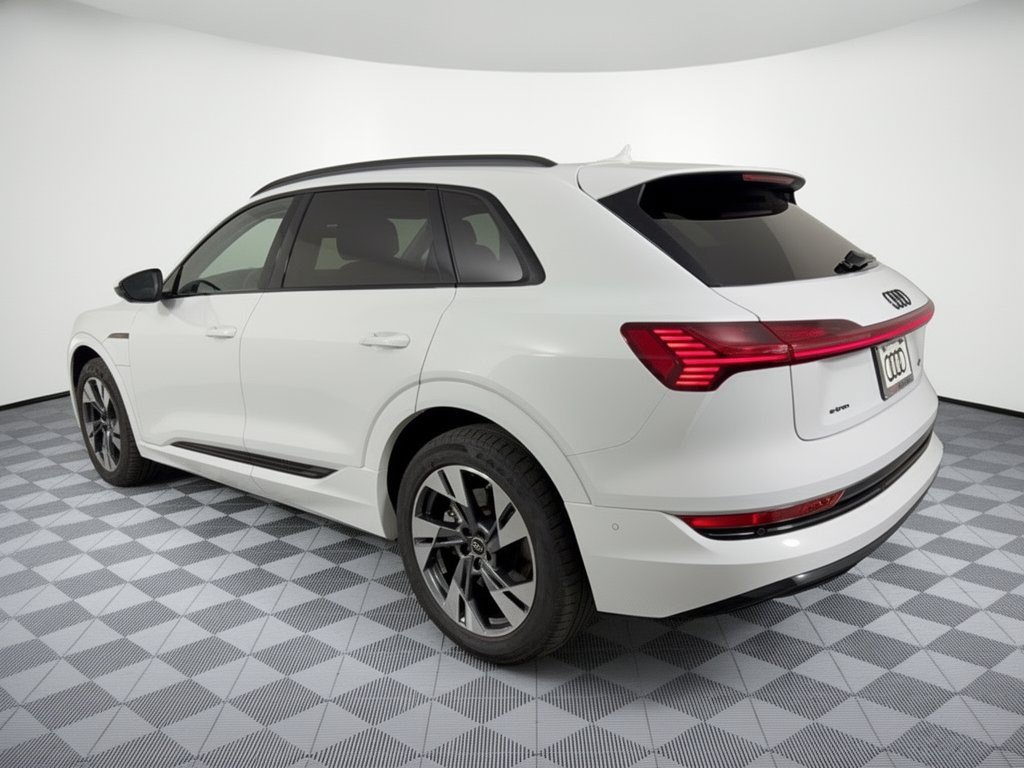 Used 2023 Audi e-tron Premium w/ Convenience Plus Package AWD/4WD image 3
