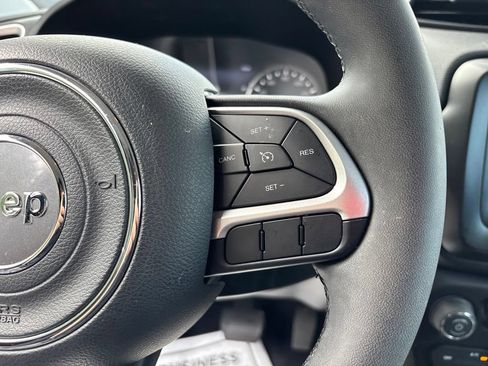 Used 2021 Jeep Renegade Latitude AWD/4WD image 23