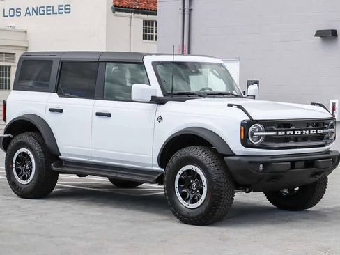 New 2026 Ford Bronco Outer Banks AWD/4WD image 3