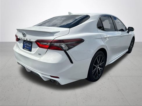 Used 2021 Toyota Camry SE FWD image 7