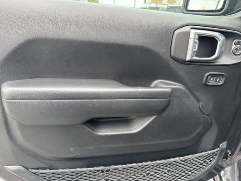 Used 2022 Jeep Wrangler Unlimited Rubicon image 10